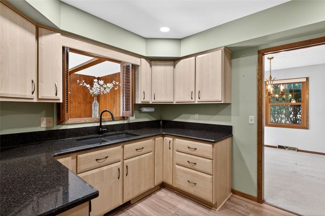 556 Mahaska Court, Iowa City, IA 52246