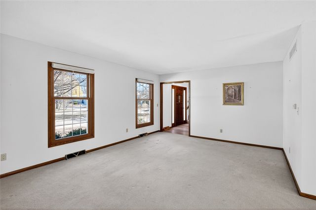 556 Mahaska Court, Iowa City, IA 52246