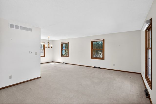 556 Mahaska Court, Iowa City, IA 52246