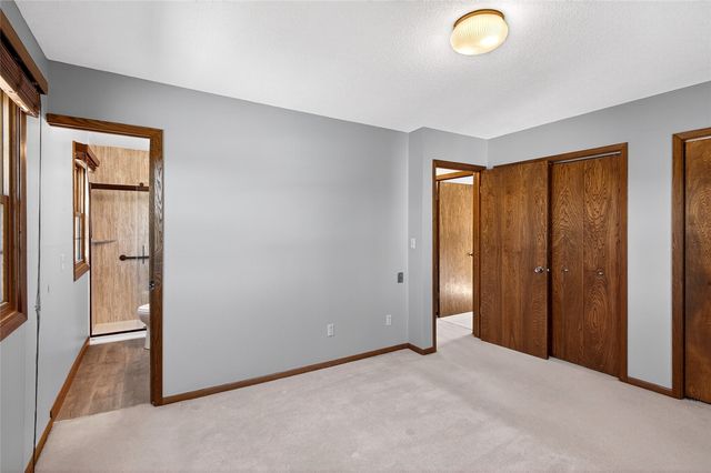 556 Mahaska Court, Iowa City, IA 52246