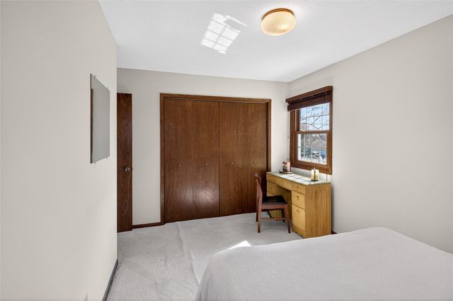 556 Mahaska Court, Iowa City, IA 52246