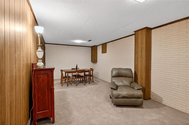 556 Mahaska Court, Iowa City, IA 52246