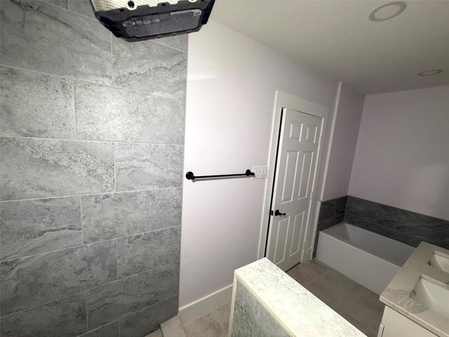 2502 W Lovers Lane, Dallas, TX 75235