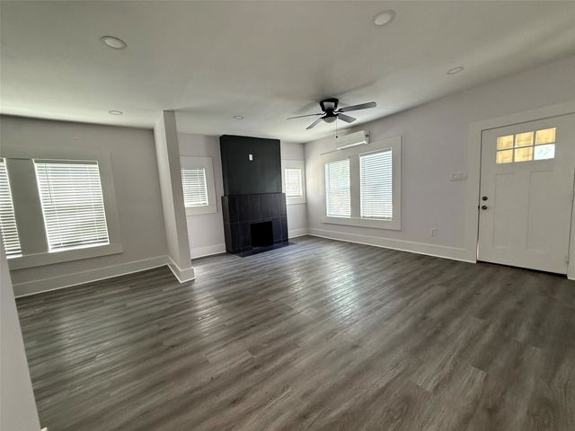 2502 W Lovers Lane, Dallas, TX 75235