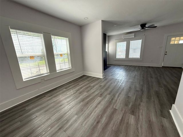 2502 W Lovers Lane, Dallas, TX 75235