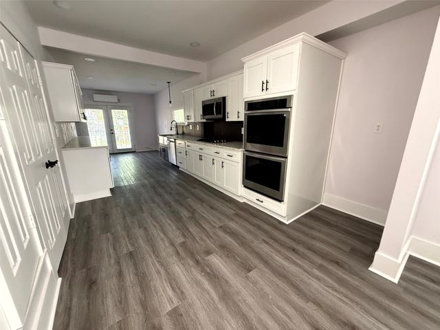 2502 W Lovers Lane, Dallas, TX 75235