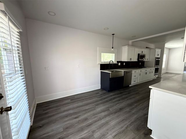 2502 W Lovers Lane, Dallas, TX 75235