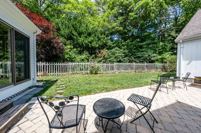18 Calico Lane, Osterville, MA 02655