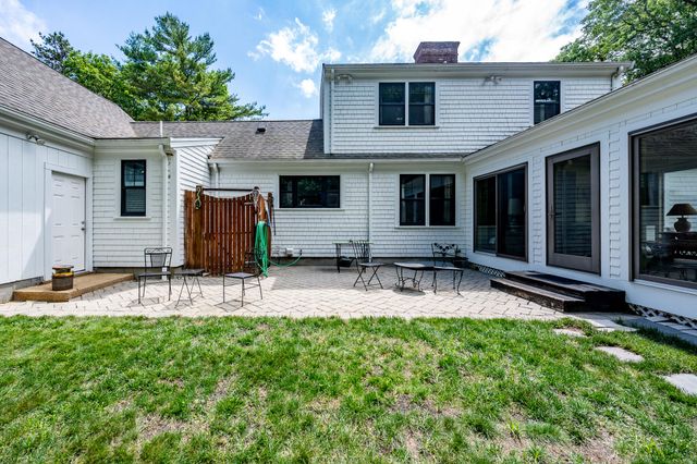 18 Calico Lane, Osterville, MA 02655