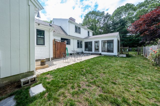 18 Calico Lane, Osterville, MA 02655