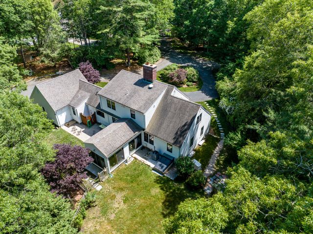 18 Calico Lane, Osterville, MA 02655
