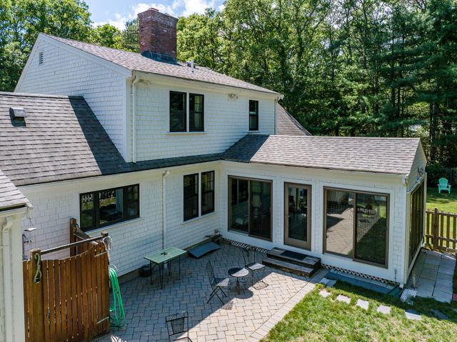 18 Calico Lane, Osterville, MA 02655