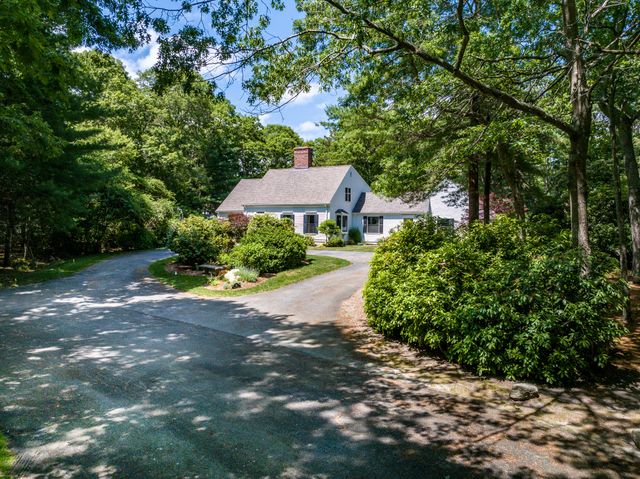 18 Calico Lane, Osterville, MA 02655