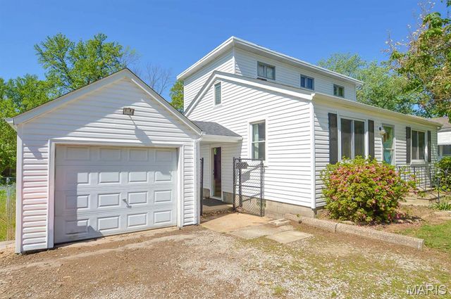 2320 Meadow Drive, Belleville, IL 62226