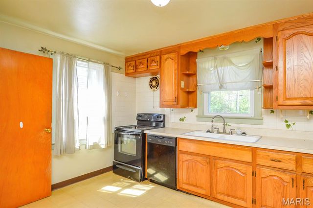 2320 Meadow Drive, Belleville, IL 62226