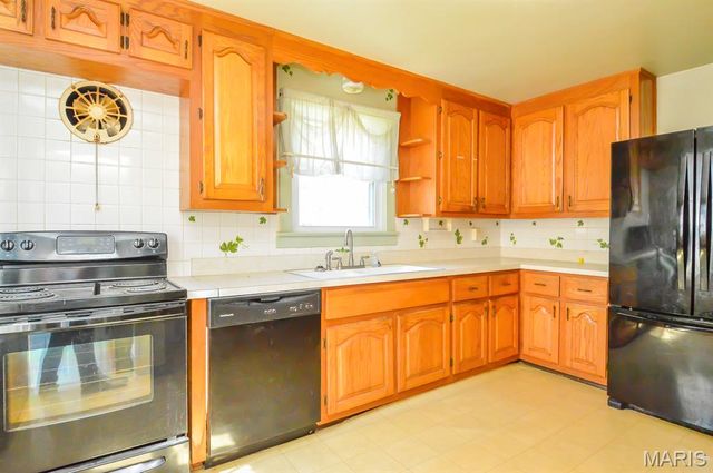 2320 Meadow Drive, Belleville, IL 62226