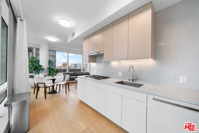 877 Francisco Street 1128, Los Angeles, CA 90017
