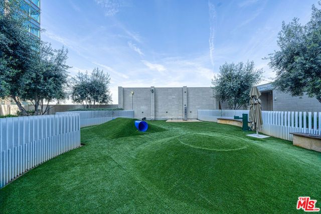 877 Francisco Street 1128, Los Angeles, CA 90017