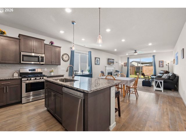 120 Ne 19TH Ave, Canby, OR 97013