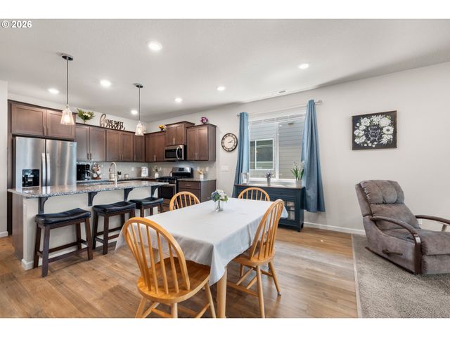 120 Ne 19TH Ave, Canby, OR 97013