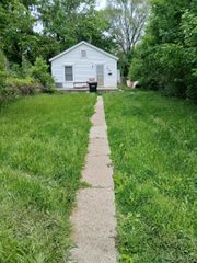 9656 Sorrento Street, Detroit, MI 48227