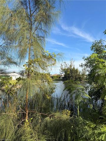 1433 SW 11th CT, Cape Coral, FL 33991