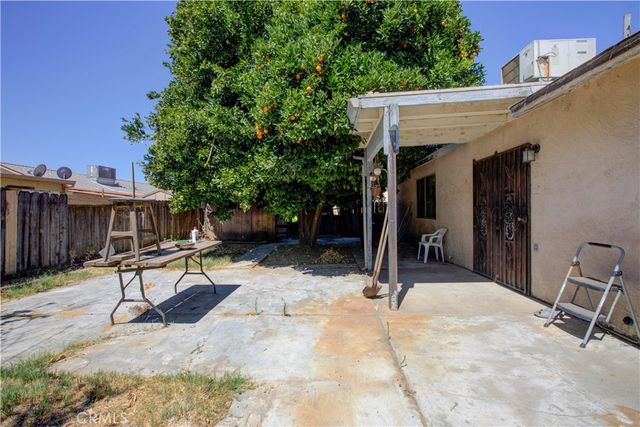2064 Glenmoor Place, Livingston, CA 95334