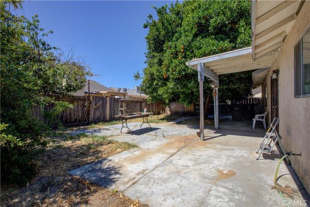 2064 Glenmoor Place, Livingston, CA 95334