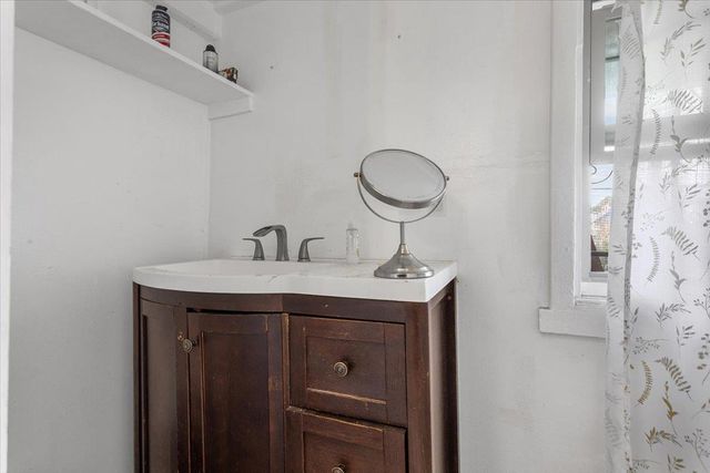 3109 3109 Elmwood, Oakland, CA 94601