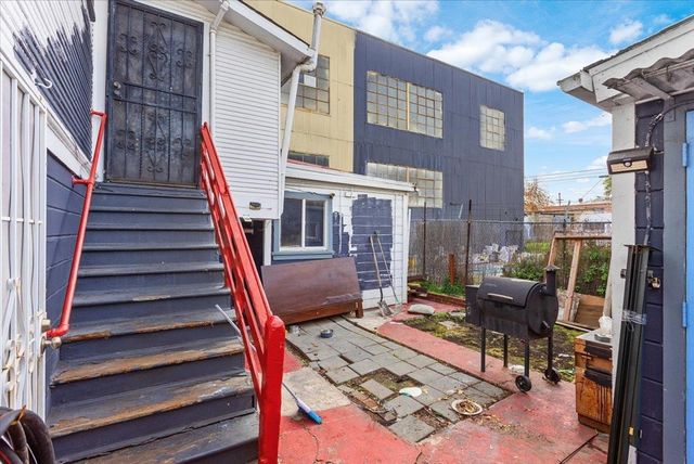 3109 3109 Elmwood, Oakland, CA 94601