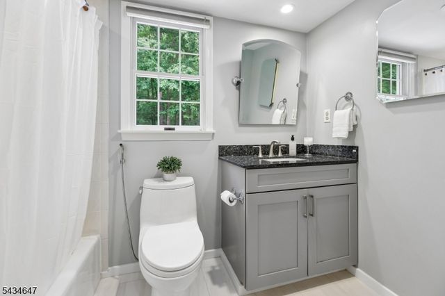 219 E Mountain Rd, Hillsborough Twp., NJ 08844