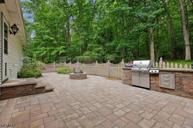 219 E Mountain Rd, Hillsborough Twp., NJ 08844