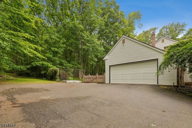 219 E Mountain Rd, Hillsborough Twp., NJ 08844