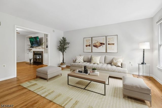 219 E Mountain Rd, Hillsborough Twp., NJ 08844