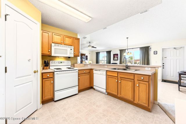 416 Lakeview Road, Poinciana, FL 34759