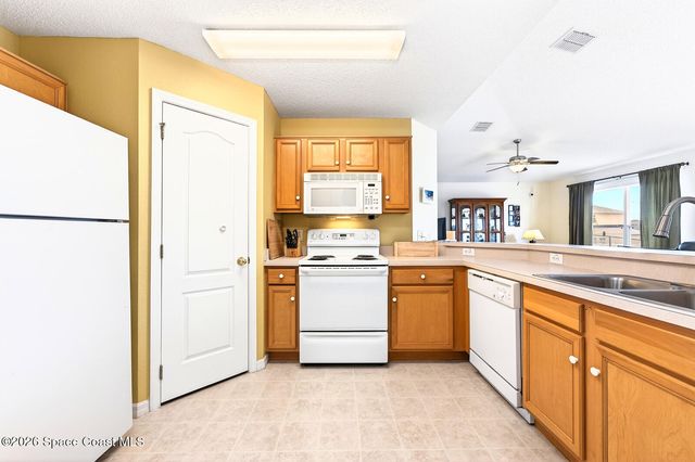 416 Lakeview Road, Poinciana, FL 34759