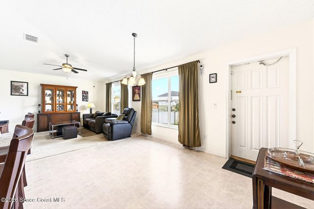 416 Lakeview Road, Poinciana, FL 34759