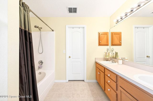 416 Lakeview Road, Poinciana, FL 34759