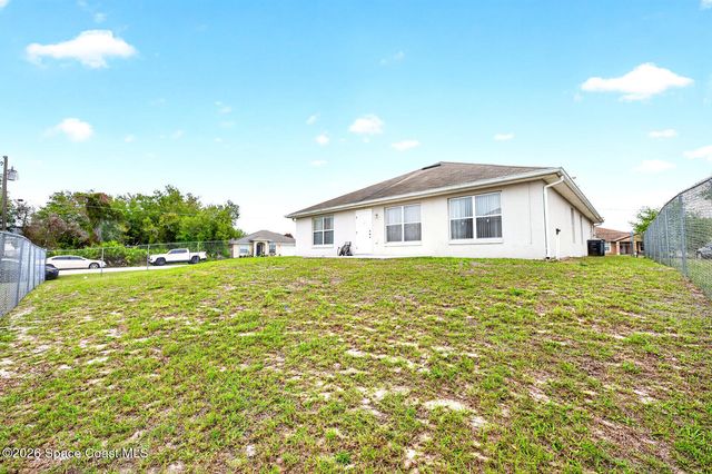 416 Lakeview Road, Poinciana, FL 34759