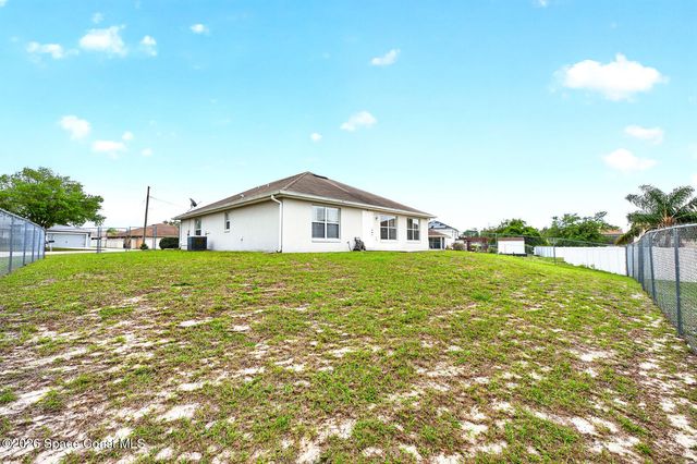 416 Lakeview Road, Poinciana, FL 34759