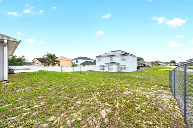 416 Lakeview Road, Poinciana, FL 34759
