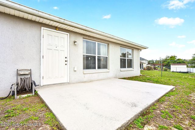 416 Lakeview Road, Poinciana, FL 34759