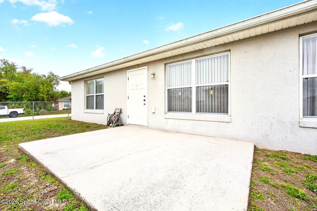 416 Lakeview Road, Poinciana, FL 34759