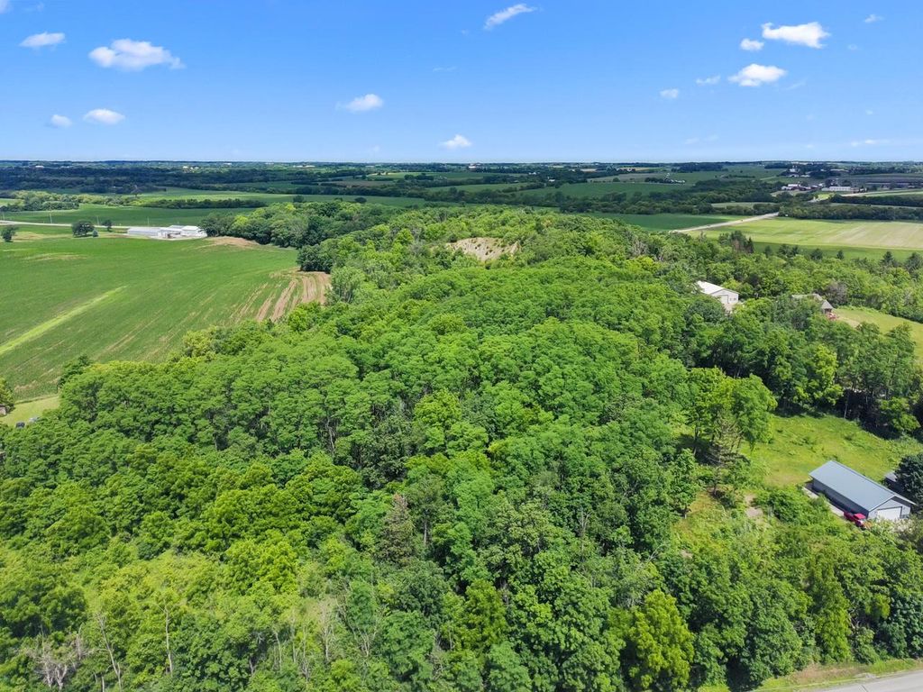 6304 SHERIDAN SPRINGS ROAD, Burlington, WI 53105