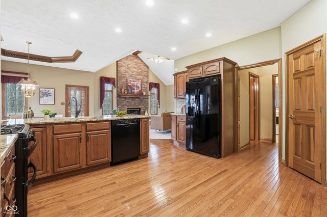 7567 Meadow Violet Court, Avon, IN 46123