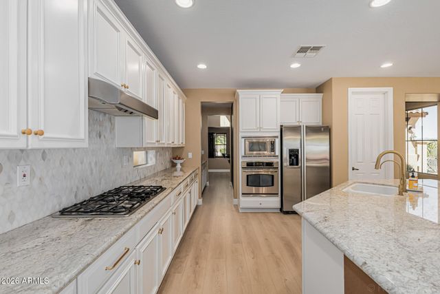 38809 N COURAGE Court, Anthem, AZ 85086