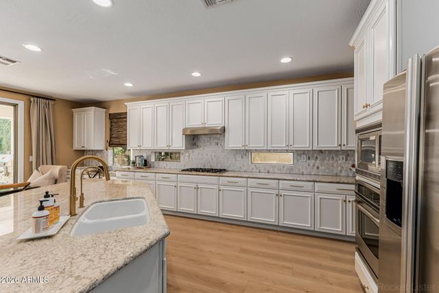 38809 N COURAGE Court, Anthem, AZ 85086