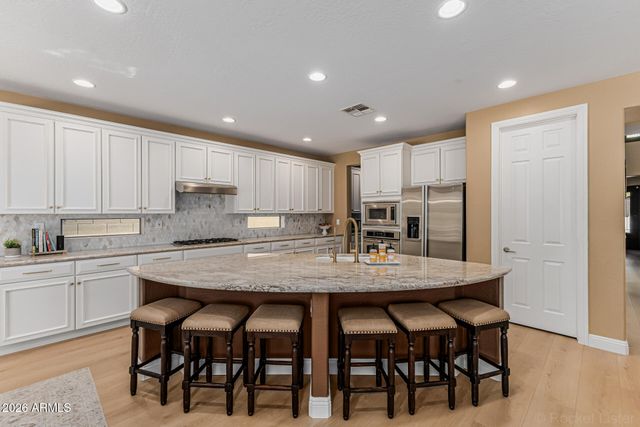 38809 N COURAGE Court, Anthem, AZ 85086