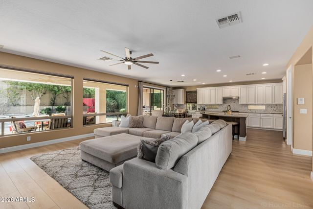 38809 N COURAGE Court, Anthem, AZ 85086