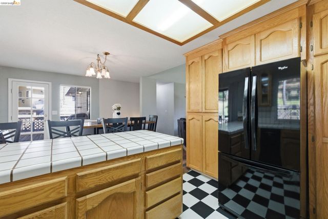 12796 Cresthaven Dr, Groveland, CA 95321